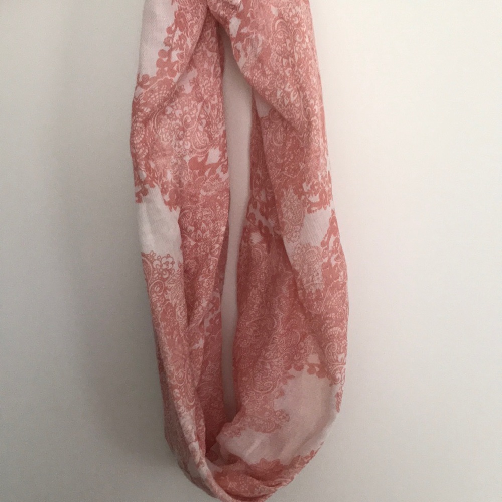 Beautiful Infinity Scarf - Picture 3 of 4